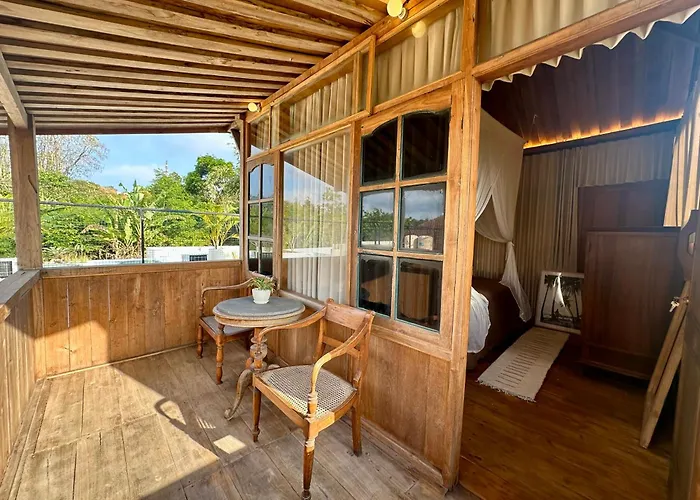 Wooden Joglo In Peaceful Pecatu
